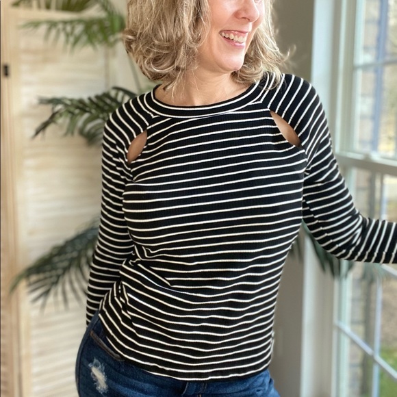 A Fresh Look Stripe Top - Picture 5 of 7